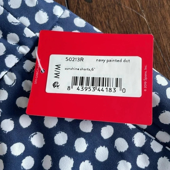 Spanx 6" Sunshine shorts Navy dot Pull On Pockets Women’s Size M 50213R NWT - Picture 5 of 13